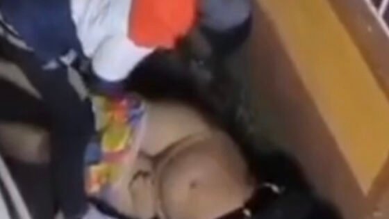 Video of South african man caught trying to Rape A drunk woman Video of South african man caught trying to Rape A drunk woman